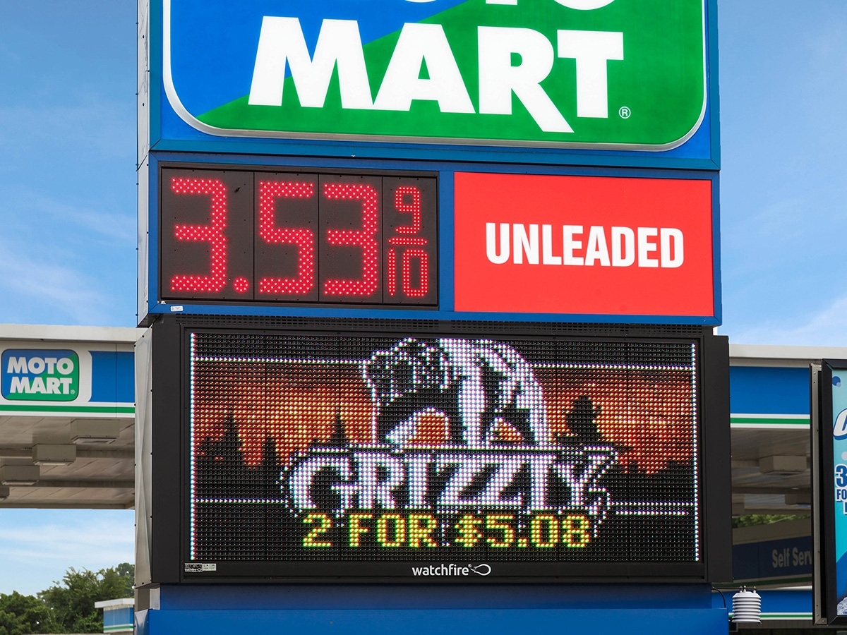 MotoMart; 18" Price Watcher, 19mm, 3'5" x 7'3" Message Center, Godfrey, IL